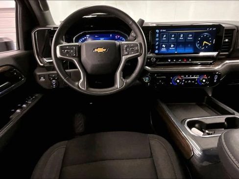 Used 2024 Chevrolet Silverado 3500 LT w/ Convenience Package image 5