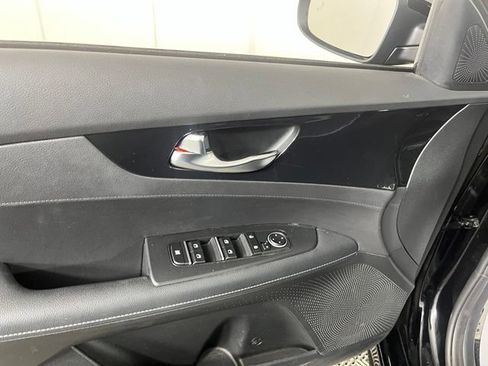 Used 2023 Kia Forte GT-Line w/ GT-Line Technology Package FWD image 11