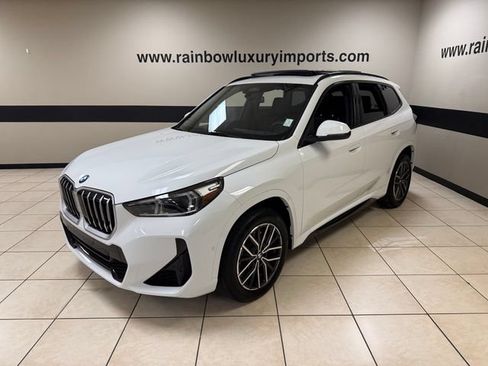 Used 2025 BMW X1 xDrive28i AWD/4WD image 3
