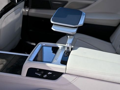 Used 2018 BMW 750i 750i image 13