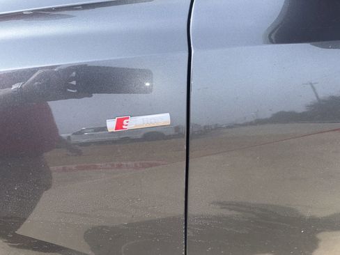 Used 2019 Audi Q8 Prestige w/ Year 1 Package image 9