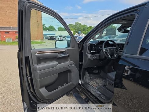 Used 2025 Chevrolet Silverado 1500 LT Trail Boss w/ LT Trail Boss Premium Package AWD/4WD image 28