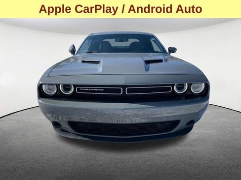 Used 2019 Dodge Challenger SXT image 4
