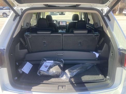 New 2026 Volkswagen Atlas SE FWD image 8
