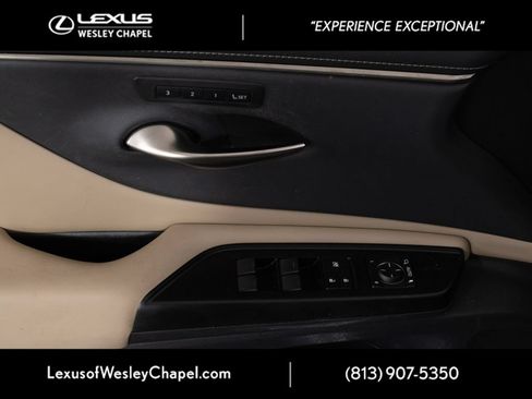 Used 2020 Lexus ES 300h w/ Premium Package FWD image 21