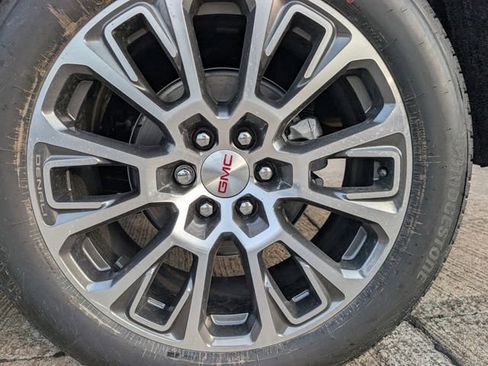 New 2026 GMC Yukon Denali RWD image 6