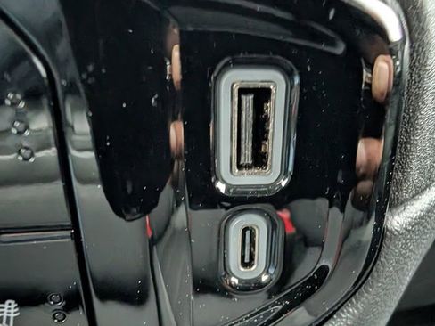 Used 2024 Chevrolet Silverado 1500 LT image 20