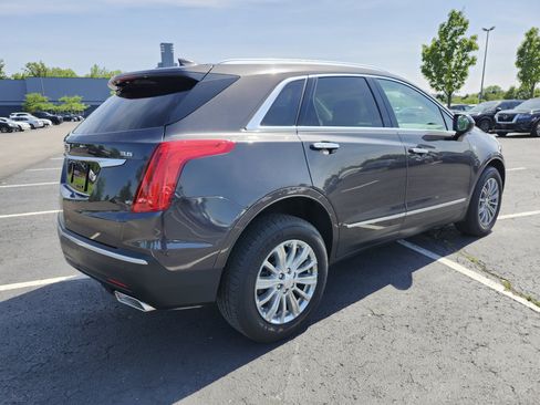 Used 2017 Cadillac XT5 Luxury w/ Driver Awareness Package FWD image 18