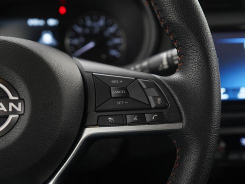 Used 2024 Nissan Kicks SR image 26