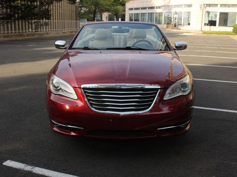 Used 2013 Chrysler 200 Limited FWD image 3