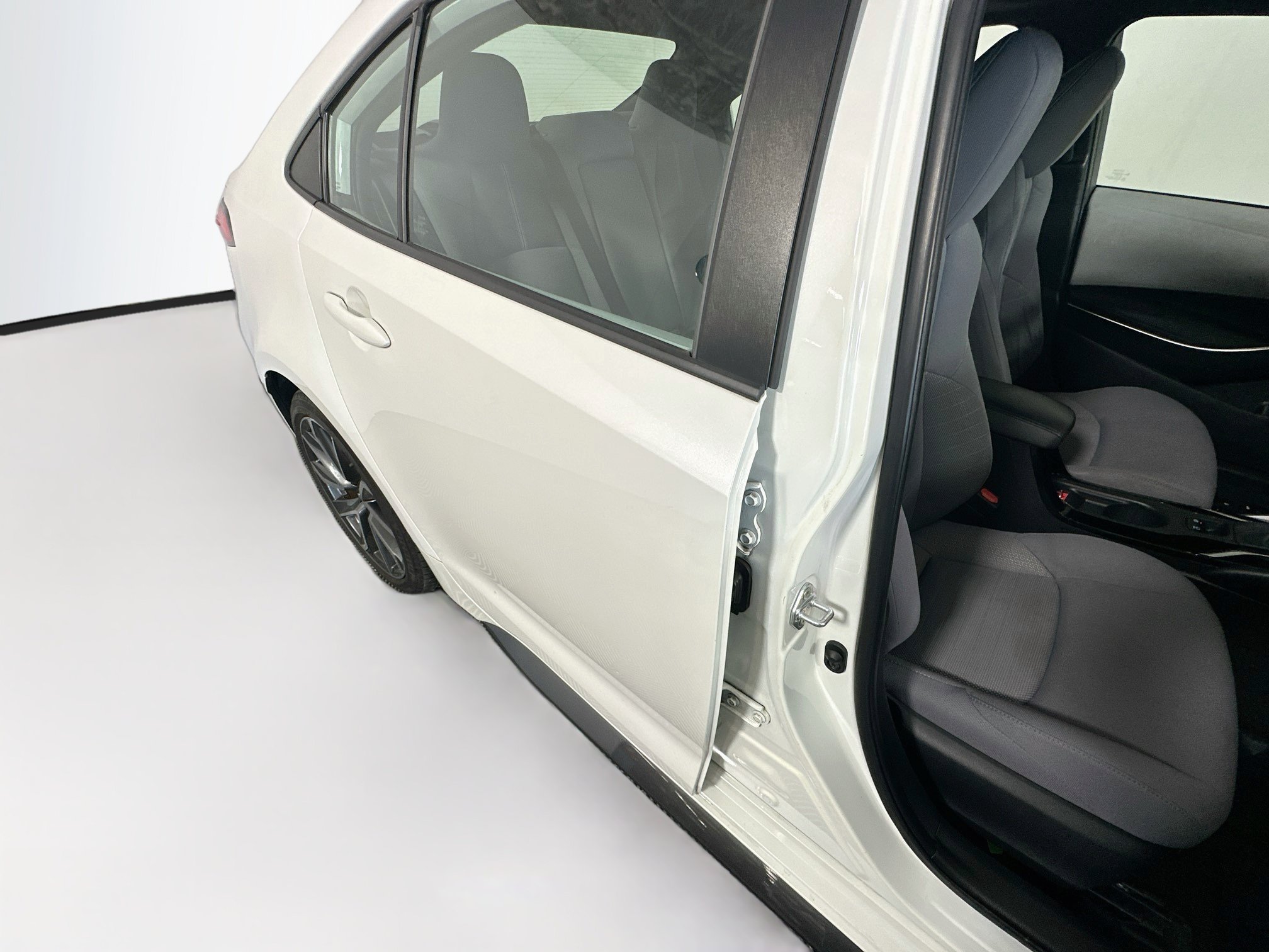 Used 2020 Toyota Corolla SE w/ SE Premium Package FWD image 28