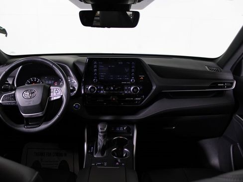 Used 2022 Toyota Highlander XSE image 12