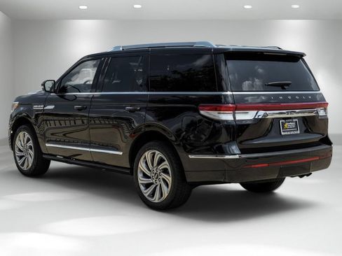 Used 2022 Lincoln Navigator Reserve AWD/4WD image 9