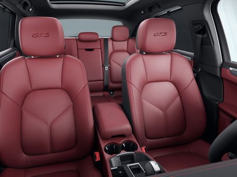 Used 2024 Porsche Macan GTS image 6