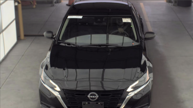 Used 2024 Nissan Altima 2.5 SV FWD image 2