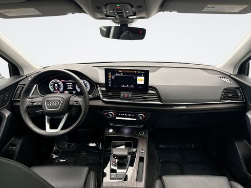 Used 2024 Audi Q5 e Premium w/ Convenience Package image 14