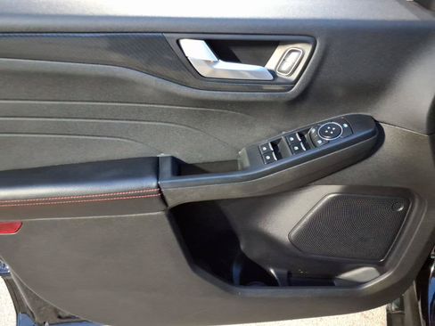 Certified 2023 Ford Escape ST-Line w/ Tech Pack #1 FWD image 9