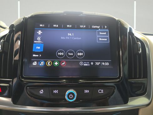 Used 2023 Chevrolet Traverse LT FWD image 19