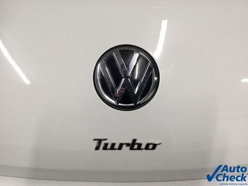 Used 2013 Volkswagen Beetle 2.0T image 24