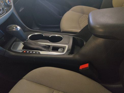 Used 2019 Chevrolet Equinox LS FWD image 26