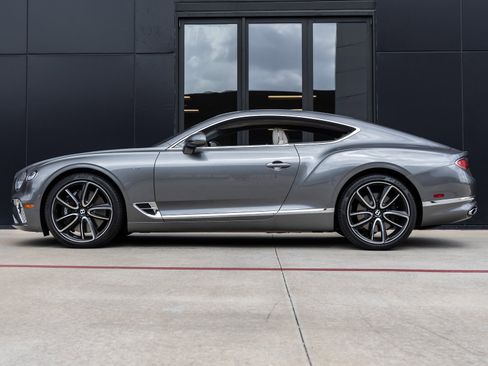 Used 2022 Bentley Continental GT image 9