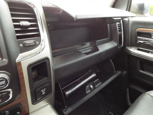 Used 2015 RAM 1500 Laramie AWD/4WD image 31
