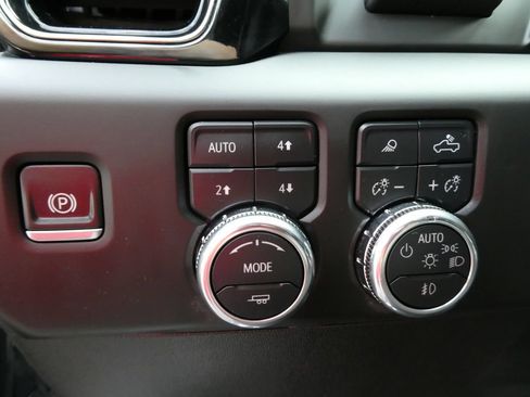 Certified 2025 GMC Sierra 2500 AT4 w/ AT4 Premium Plus Package AWD/4WD image 28