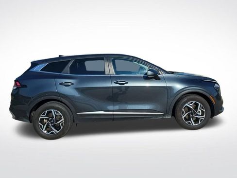 Used 2025 Kia Sportage LX FWD image 9