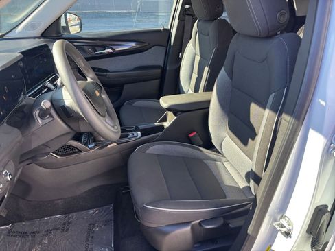 Used 2025 Chevrolet TrailBlazer LT image 32