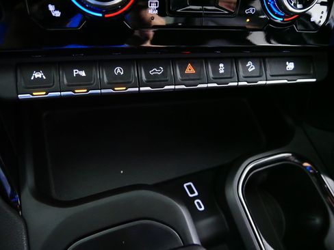 Certified 2022 GMC Sierra 1500 AT4 w/ AT4 Premium Package AWD/4WD image 31