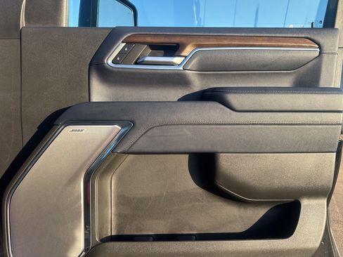 Used 2024 Chevrolet Silverado 2500 High Country w/ High Country Premium Package image 8