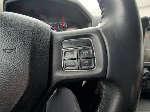 Used 2015 RAM 2500 SLT w/ Luxury Group image 17