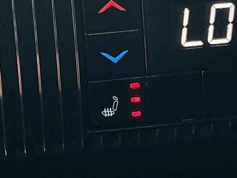Used 2023 Jeep Wagoneer Series II w/ HD Trailer Tow Package AWD/4WD image 13