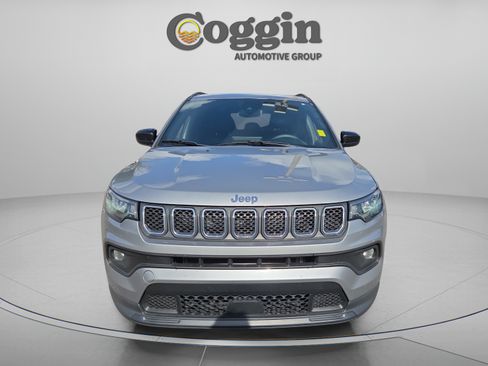 Used 2023 Jeep Compass Latitude AWD/4WD image 8