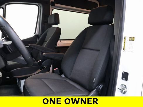 Used 2025 Mercedes-Benz Sprinter 2500 image 6