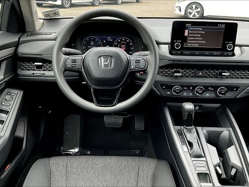Used 2025 Honda Accord SE image 6