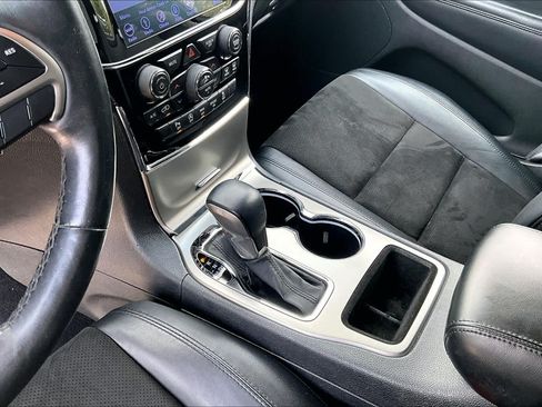Used 2019 Jeep Grand Cherokee Altitude RWD image 15
