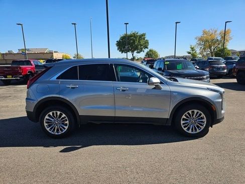 Used 2024 Cadillac XT4 Premium Luxury image 6
