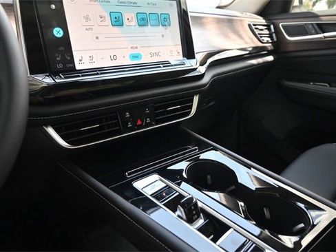 New 2025 Volkswagen Atlas SEL image 13