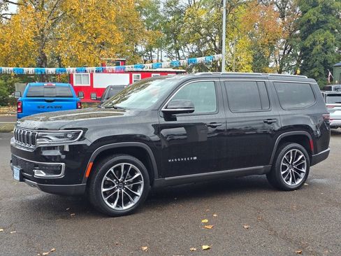 Used 2022 Jeep Wagoneer Series III w/ Premium Group I image 42