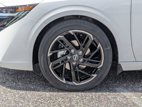 New 2026 Nissan Sentra SR w/ Floor Mat Package FWD image 13