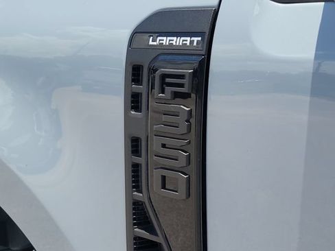 Used 2024 Ford F350 Lariat w/ Lariat Ultimate Package AWD/4WD image 9