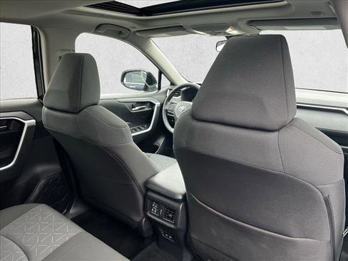 Used 2025 Toyota RAV4 XLE image 22