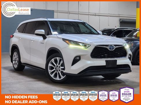 Used 2021 Toyota Highlander Limited FWD image 1