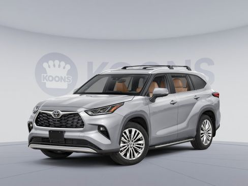 Used 2023 Toyota Highlander XLE FWD image 1