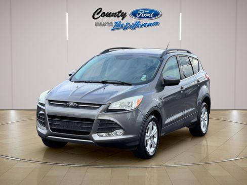 Used 2014 Ford Escape SE w/ Equipment Group 201A AWD/4WD image 2