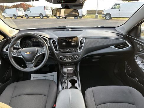 Used 2023 Chevrolet Malibu LT image 18