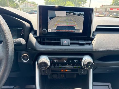 Used 2025 Toyota RAV4 XLE FWD image 26