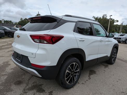 New 2026 Chevrolet TrailBlazer LT w/ Convenience Package FWD image 4
