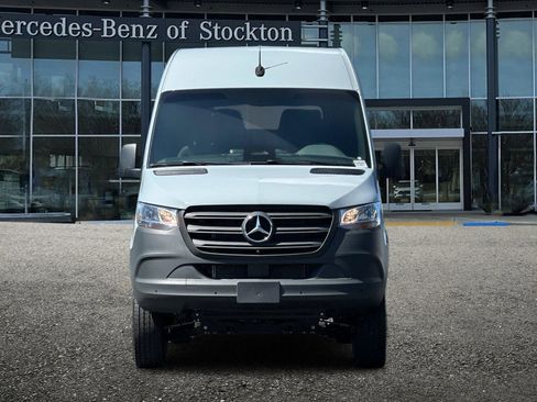 New 2025 Mercedes-Benz Sprinter 2500 image 9